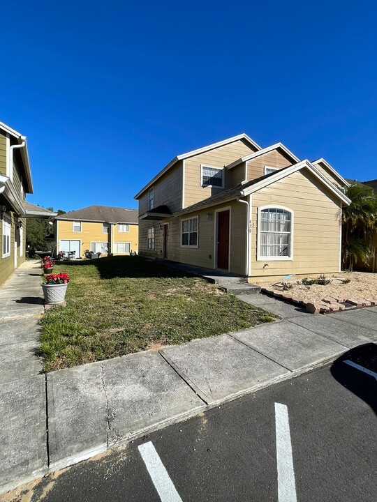 430 Australian Way in Davenport, FL - Building Photo