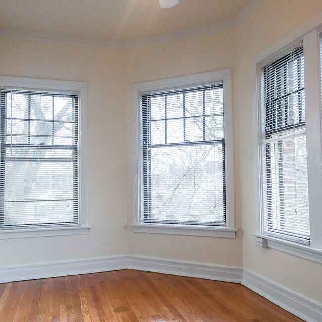 1615 Ridge Ave in Evanston, IL - Building Photo - Building Photo