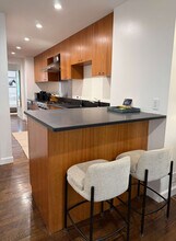 323 E 51st St in New York, NY - Building Photo - Building Photo