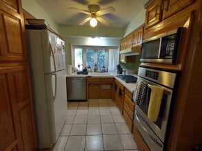 2717 Jewell Dr in Arlington, TX - Foto de edificio - Building Photo