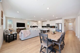 140 Tortosa Ct in Lincoln, CA - Building Photo - Building Photo