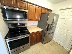 733 Riverside Dr in Coral Springs, FL - Building Photo - Building Photo