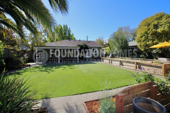 304 Las Flores Ave in San Rafael, CA - Building Photo - Building Photo