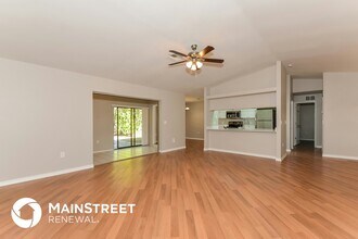 5777 Colonial Oaks Blvd in Sarasota, FL - Building Photo - Building Photo