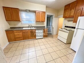 605 W 10th Ave in Mitchell, SD - Building Photo - Building Photo