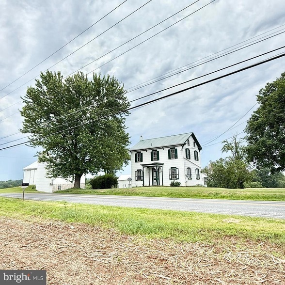 851 Daniel Boone Rd in Douglassville, PA - Building Photo - Building Photo
