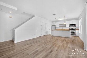 905 Doubles Dr in Santa Rosa, CA - Building Photo - Building Photo