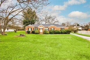 2880 Old Lost Mountain Rd in Powder Springs, GA - Building Photo