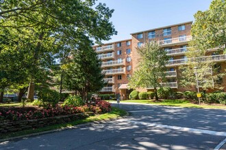 Kimball Court in Woburn, MA - Foto de edificio - Building Photo