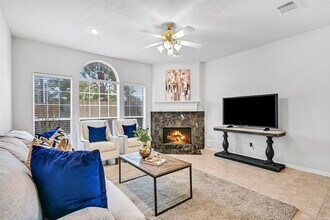 1408 S Friendswood Dr in Friendswood, TX - Building Photo - Building Photo