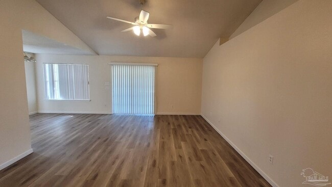 2413 Redoubt Ave in Pensacola, FL - Foto de edificio - Building Photo