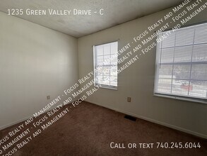 1235 Green Valley Dr in Heath, OH - Building Photo - Building Photo