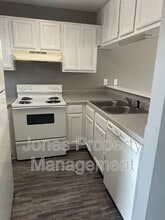 307 Country Club Dr NE in Concord, NC - Foto de edificio - Building Photo