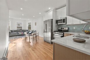 180 N 12th St in Newark, NJ - Building Photo