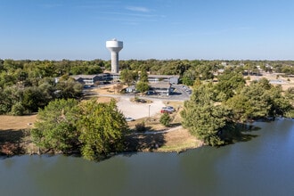 Lakeside Apartments in Taylor, TX - Building Photo - Building Photo