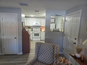176 Maple Ave, Unit 2-1 in Rutland, MA - Building Photo - Building Photo