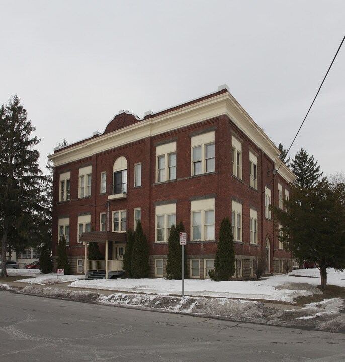 169 Park Ave in Cohoes, NY - Foto de edificio