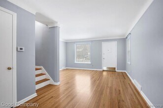 321 S Pleasant St in Royal Oak, MI - Building Photo - Building Photo