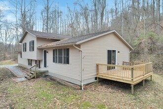 1889 Wolverine Dr in Sugar Grove, OH - Building Photo - Building Photo