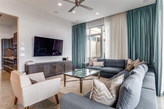 1717 Arts Plz in Dallas, TX - Building Photo - Building Photo