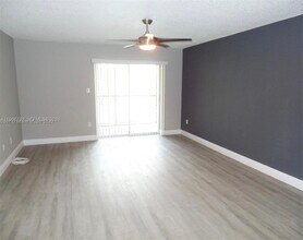 1281 SW 46th Ave in Pompano Beach, FL - Foto de edificio - Building Photo