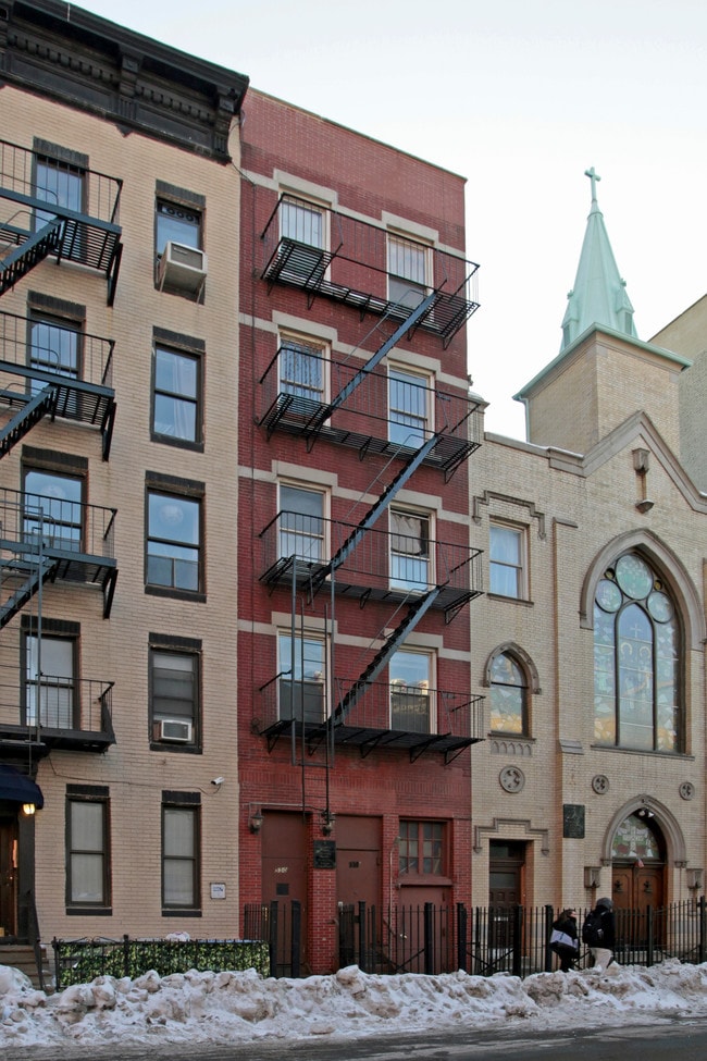 550 W 50th St in New York, NY - Foto de edificio - Building Photo