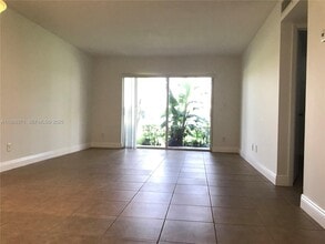 1250 SW 113th Terrace in Pembroke Pines, FL - Building Photo - Building Photo