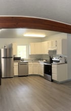 28 Steelhead Rd, Unit 2 in Fairbanks, AK - Foto de edificio - Building Photo