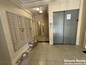 203 Park Dr in Boston, MA - Building Photo - Building Photo