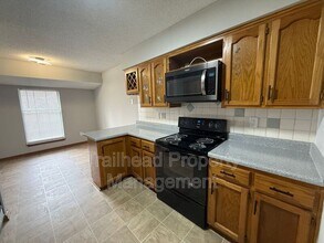 3409 NW Duncan Rd in Blue Springs, MO - Building Photo - Building Photo