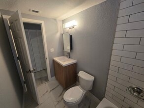 2012 SW 24th St in Miami, FL - Building Photo - Building Photo