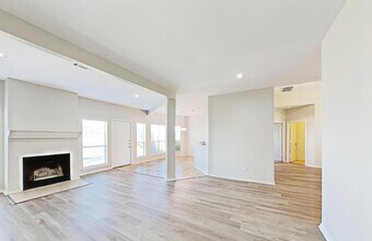 1061 Treehouse Ln in Red Oak, TX - Building Photo - Building Photo