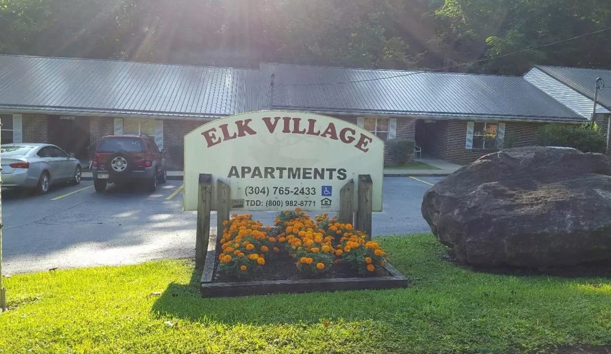 Elk Village in Elkview, WV - Building Photo