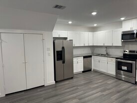 9403 Madera Rd in Houston, TX - Building Photo