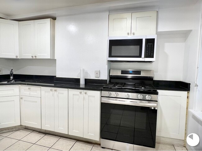 848 Huntington Ave, Unit 2 in Boston, MA - Foto de edificio - Building Photo