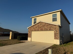 147 Rock Nettle in New Braunfels, TX - Building Photo - Building Photo