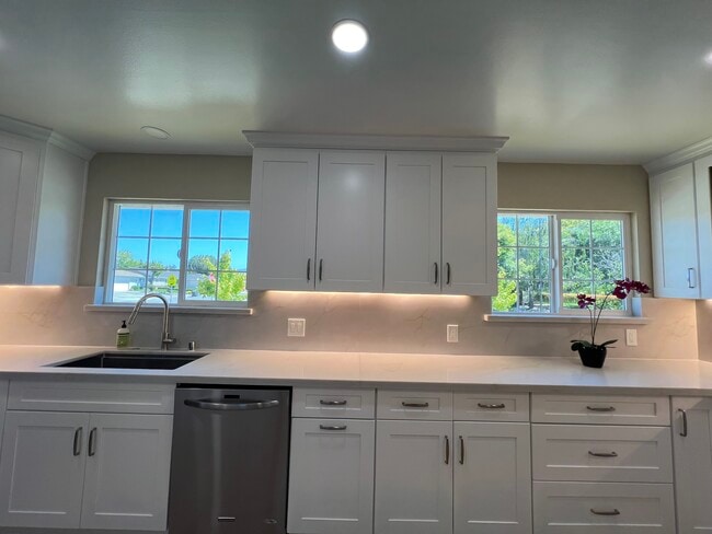 property at 1159 Runnymede Dr