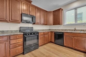 31 Maple St in Dobbs Ferry, NY - Foto de edificio - Building Photo