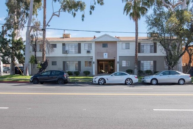 6326 Coldwater Cyn in North Hollywood, CA - Foto de edificio - Building Photo