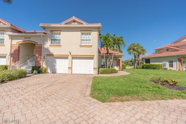 25106 Peacock Ln in Naples, FL - Building Photo