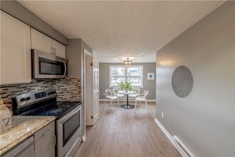 338 E Henrietta Rd in Rochester, NY - Building Photo - Building Photo