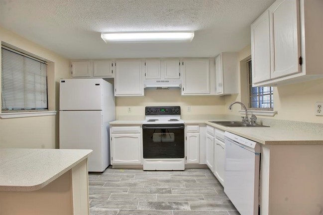 710 Burdette St-Unit -C in New Orleans, LA - Building Photo - Building Photo
