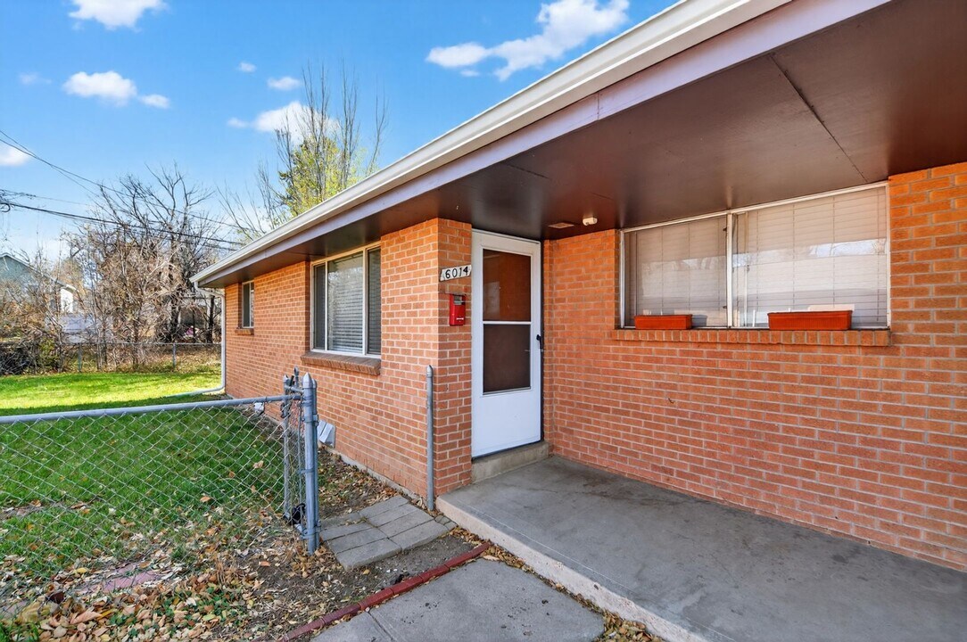 6014 S Prince St in Littleton, CO - Building Photo