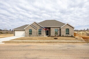 114 Mesa Dr in Glen Rose, TX - Building Photo