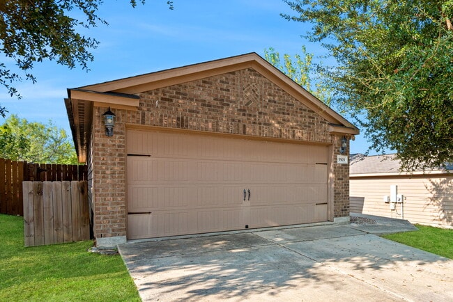 5503 Chase Cyn in San Antonio, TX - Building Photo - Building Photo