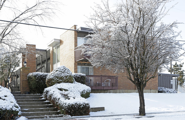 Terrace Towne Apartments in Ogden, UT - Building Photo - Building Photo