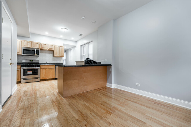 1001 W Sunnyside Ave in Chicago, IL - Building Photo - Building Photo