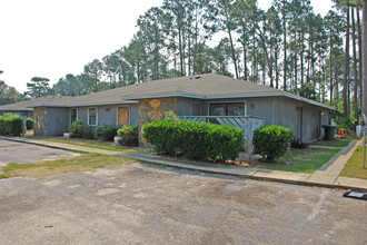 350 Crow Rd in Pensacola, FL - Building Photo - Building Photo