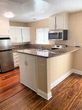 931 W 19th St in Costa Mesa, CA - Building Photo - Building Photo