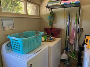 914 Arbutus Ave in Chico, CA - Foto de edificio - Building Photo